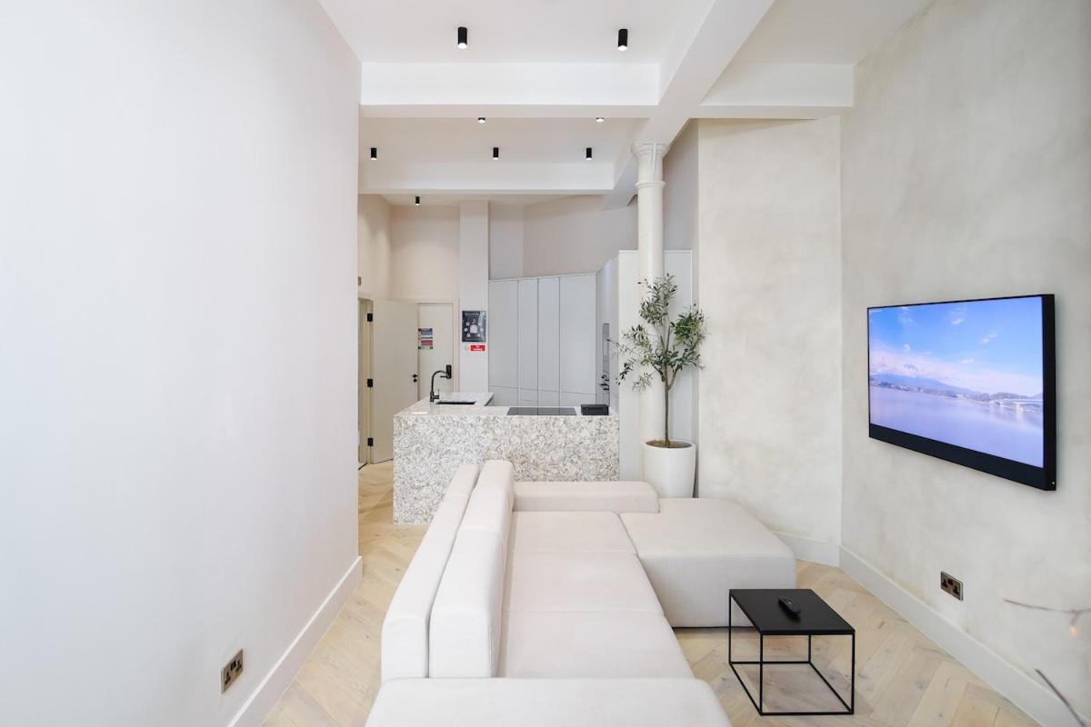 Japandi By The Heim Residences Manchester Buitenkant foto